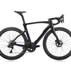Rennrad Pinarello Dogma F Disc (Sram Red ETap AXS) 23 Rennrad Pinarello Dogma F Disc (Sram Red ETap AXS) -Bikes Verkäufe img pinarello pinarello 2023 midnight blue d ace red campa 1